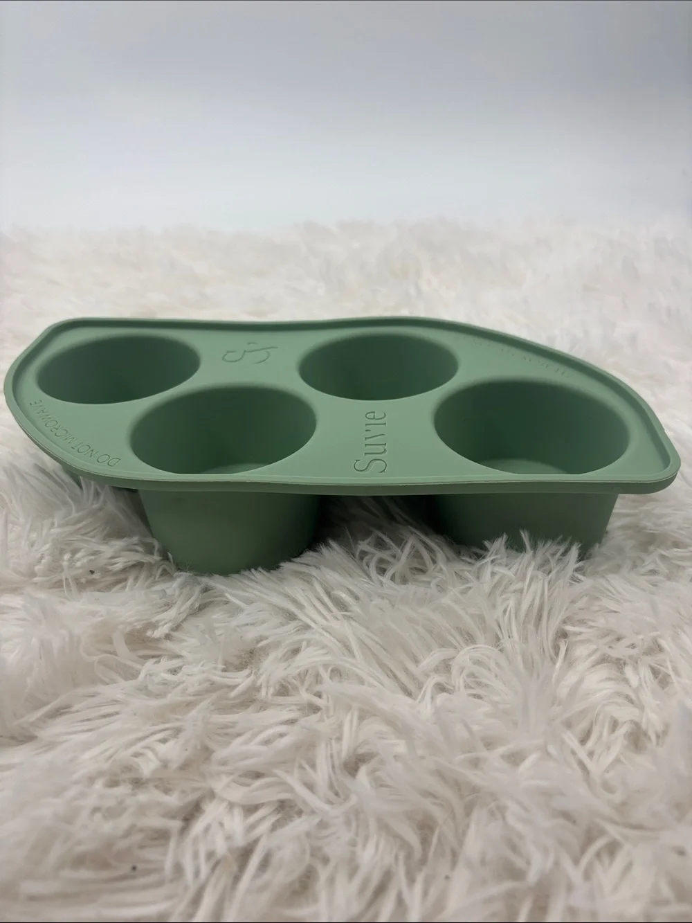 Suvie Silicone Egg Tray Green
